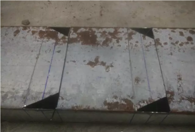 電纜橋架兩個45°彎頭組合成90°彎頭的制作方法(圖4) 電纜橋架兩個45°彎頭制作90°彎頭制作方法3